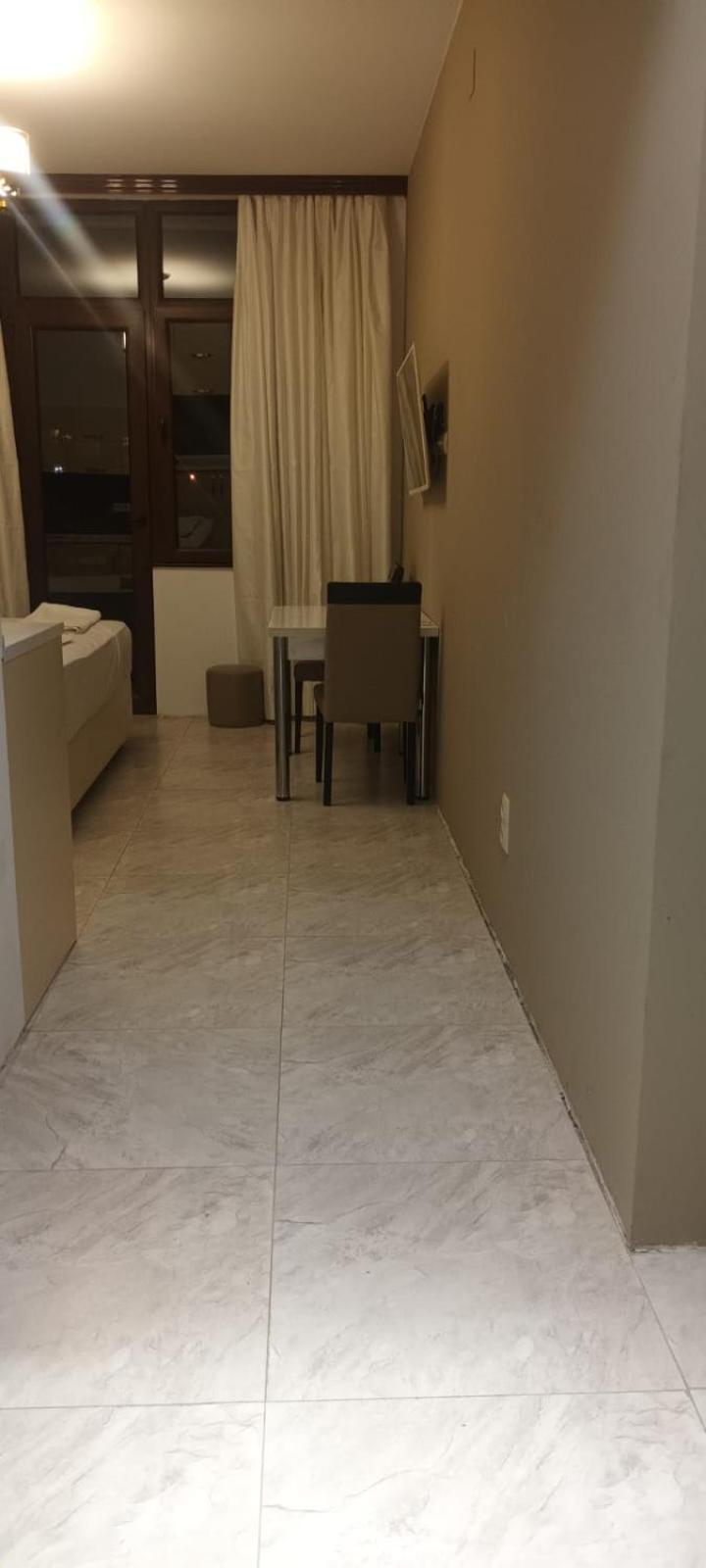 Schoene Mitten Im Zentrum Von * Batumi